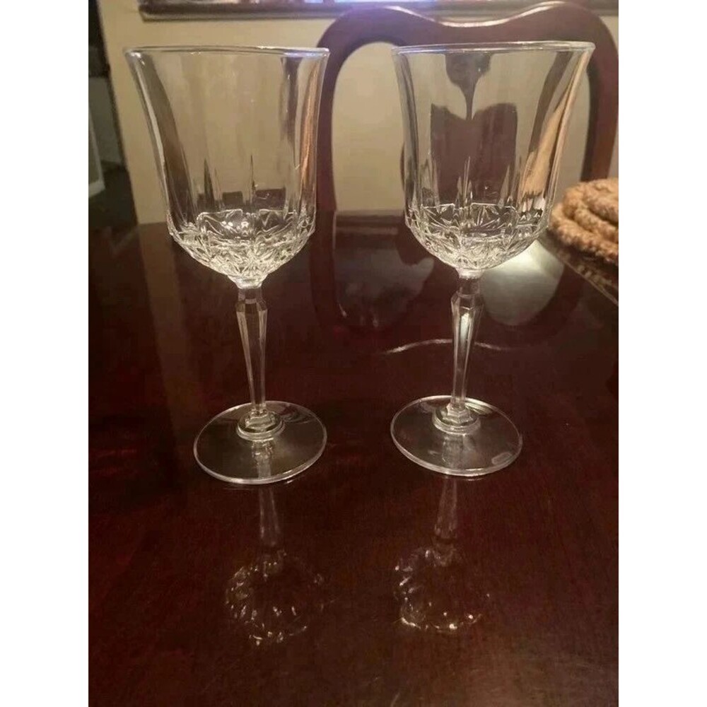 Crystal stem wine glasses